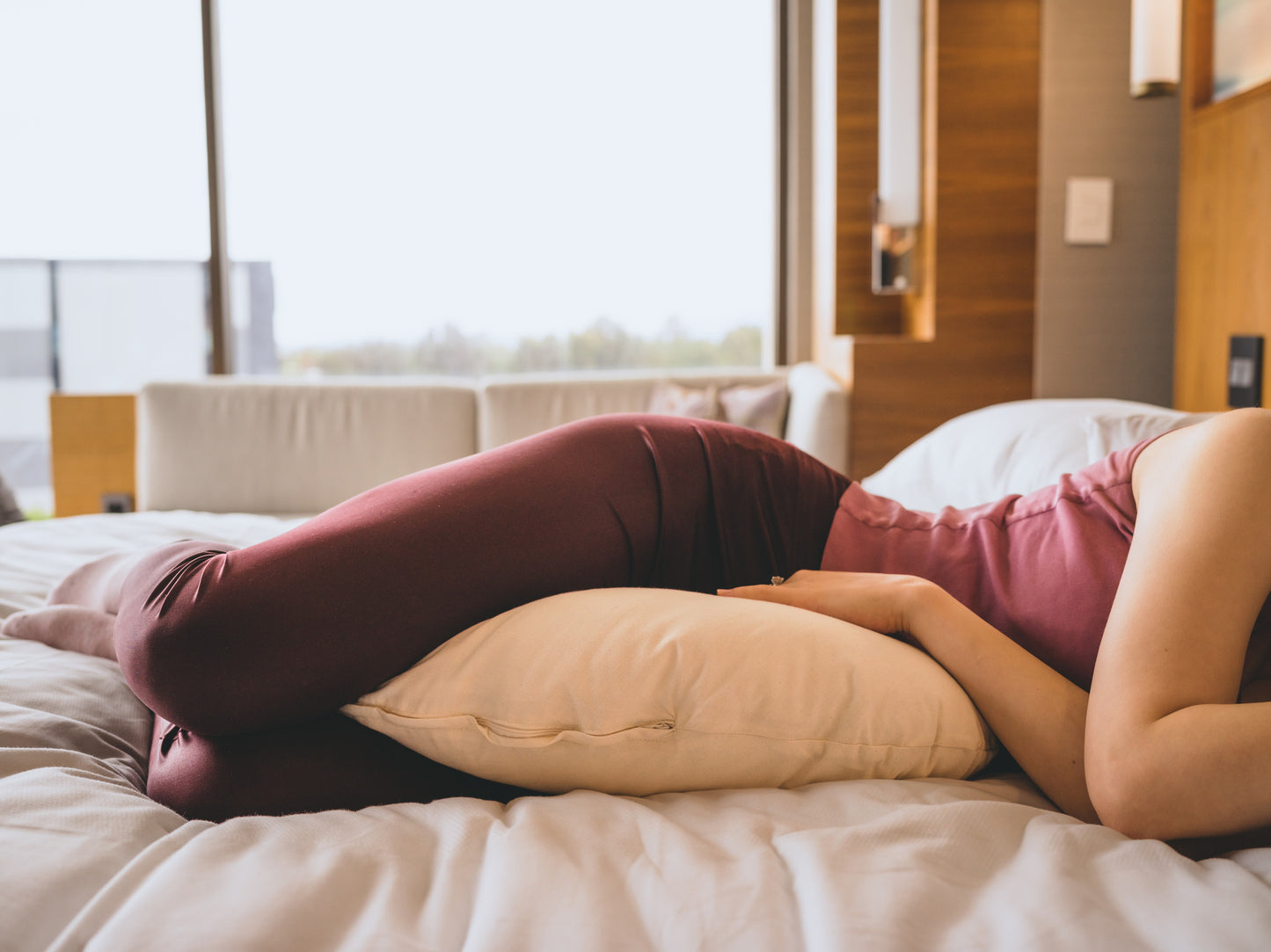 The bubble puff pillow relieves stress and tension in between legs and around the hip